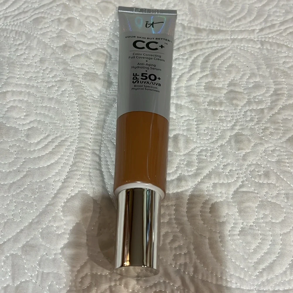 IT Color correcting full coverage cream in‎ Rich, new